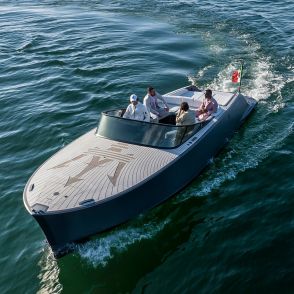 マセラティらしさがあふれる優雅な高級電動ボートを発表。プレミアムブランドはクルーザー開発に熱心!?