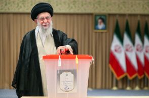 イラン大統領選　改革派政権が誕生　最大の難問は最高指導者の後継か