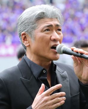 吉川晃司　8時間生放送の大トリでシンバルキック3度挑戦　2連続失敗でもネット「それでもカッコいい」