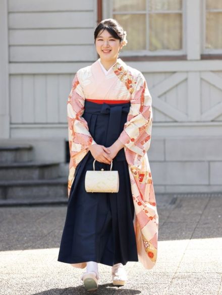 愛子さまの“令和のファッション”をチェック　卒業式での「手描き友禅の振り袖」、志賀高原のPRキャラ「おこみん」のTシャツなど