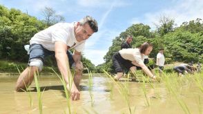 パソナ農援隊、淡路島で有機米栽培　タレント・ジローラモさんも協力