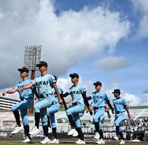 鹿児島県　夏・高校野球開幕　「団結力と明るさは負けない」　喜界など入場行進