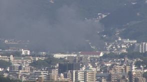 「住宅から火と煙が出ている」那珂川市の住宅街で火災　黒煙確認　けが人の情報はなし