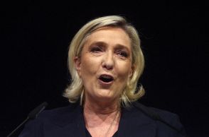 フランス総選挙、左派連合が最大勢力の情勢　極右政党は議席伸びず