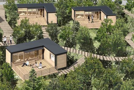 ダム湖畔の愛犬と楽しめるグランピング施設、岐阜「NAGI dog glamping ena」。ドッグランや専用ディナーも