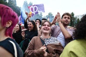 仏総選挙、左派が最大勢力の勢い　極右は第3勢力か