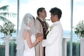 結婚式は「外国人牧師」のはずが…　当日「高齢の日本人男性」が担当　花嫁「台無しにされた」と憤り