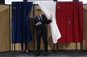 フランス総選挙、与党連合大敗、左派が最大勢力　政局は長期化の恐れ