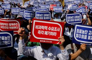 韓国、職場離脱研修医の免許停止撤回　医療体制回復を優先
