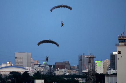 嘉手納基地でパラシュート訓練　今年5回目　中止求めるも強行