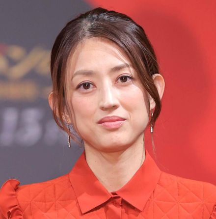 小沢真珠、自慢のロングヘアの秘訣を明かす「ウットリ見ちゃいますね」「何年経ってもお美しいなんて…　」の声