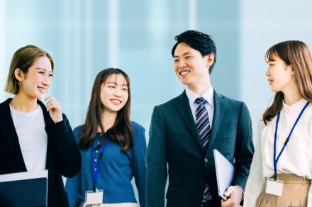 「若手も長く働けておすすめする企業」ランキング…3位は「中外製薬」、2位「ISSリアライズ」、1位は…　TOP20には日系企業が多数