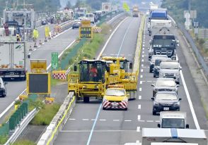 道路工事で移動式防護柵　ネクスコ東日本、東北道で栃木県内初導入　車線切り替え、渋滞対策