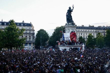 仏総選挙、極右失速に欧州安堵　宙づり議会で前途多難