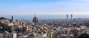 「観光客は帰れ」水かけテロ…オーバーツーリズムに悲鳴を上げるバルセロナ