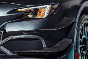 スバルが新型「4ドアセダン」世界初公開へ!? スゴイ「黒ボディ」の「プロジェクトミッドナイト」！ めちゃ速そうな「新モデル」英に登場