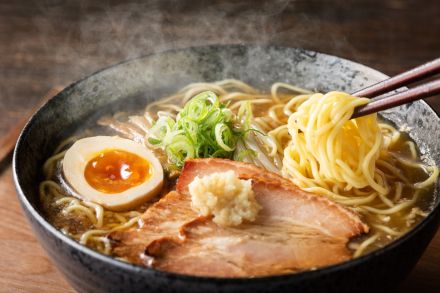 「福岡の味噌ラーメン店」人気ランキング！　第2位は「Noodle Laboratory 金斗雲 福岡空港店」、1位は？【2024年7月8日時点の評価／ラーメンデータベース】