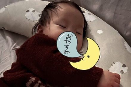 1歳の息子が抱き枕をママと勘違い！ぎゅっと抱きついて眠る姿に2.3万人が悶絶