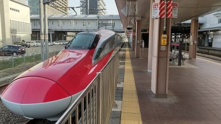 大雨の影響で秋田新幹線が運転見合わせ　再開の見込み立たず　