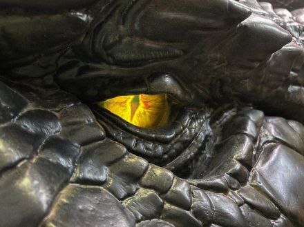 『モンスターハンター20周年-大狩猟展-』ミラボレアス造作の一部や記念グッズの全ラインナップ、コラボカフェのメニューを発表