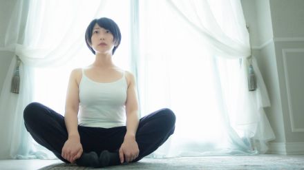 股関節のつまり感が取れる、3つの〈股関節すっきりストレッチ〉体が硬い人こそやってみて