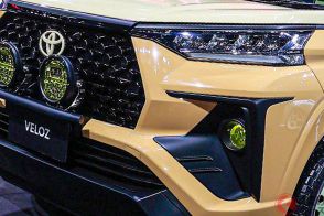 トヨタ新型「コンパクト“SUV”ミニバン」初公開！ 全長4.4m級の「3列仕様」！ タフ顔＆オシャベージュの「ヴェロズ」泰で登場