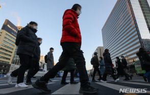 韓国企業の半数「最低賃金高すぎる」…人件費高騰、対策は「採用縮小」