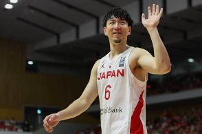 心温まるバスケ日韓戦、比江島慎×韓国選手の友好シーンも話題　33歳の仕草に「かわいい」の声