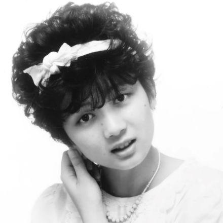 《あの80年代アイドルの今》桑田靖子語る「明菜と2人きりの楽屋」と「83年アイドルの結束が固い」悲しすぎる理由