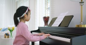 泣きながらピアノを習っていた…保護者自身が子ども時代にどんな「体験」をしていたか
