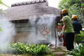 文化財を火災から守れ 織部ゆかりの京都・藪内燕庵で消防訓練