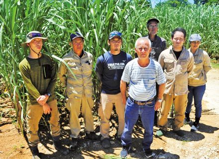 サトウキビ2千トン農家誕生　大竹勝人さん、榮完治さん　奄美群島23年産