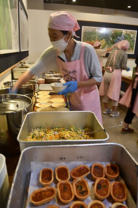 おにぎりに塩ザケ…　給食発祥の地で130年前のメニュー販売　山形