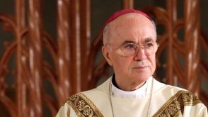 バチカン、元駐米大使の大司教を異例の破門　教皇批判で分裂策動と
