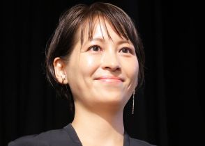 青木裕子「いつもダンディ」なイケオジＴＢＳ先輩と再会　自身は「ダイエット成功」見え服で気品溢れる装い