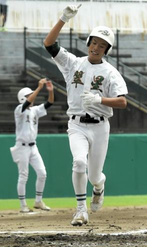 「打ってきます」野球に打ち込む最後の夏、開幕試合で大会の初ヒット