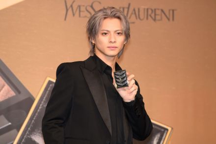 Number＿i・平野紫耀、新色アイシャドーに笑顔「上品で自分のパーツに自信を持てるような輝き方」