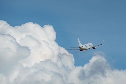 離着陸が重なった航空機、互いに２００メートルまで接近…大型事故の危険に＝米国