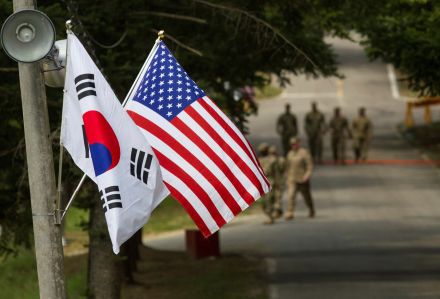 米韓首脳、朝鮮半島で統合核抑止システム構築へ指針承認