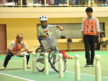 自転車の運転技術競う　小学生大会　桜川・桃山学園が連覇　茨城・ひたちなか