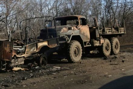 ロシア軍の車列へ猛攻撃 「2万台以上の撃破達成」とウ国防省が発表 ドローンなども効果を発揮