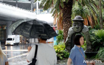 「週末なのに静か」「並ばず入れる」　ぼったくり騒動に揺れた済州島の今