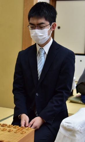 耐えて忍んで勝負手炸裂！　梶浦七段が佐々木八段に逆転勝利　第50期棋王戦コナミグループ杯挑戦者決定トーナメント