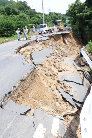 尾道市瀬戸田町で県道崩落　車1台転落、1人けが　700世帯が断水