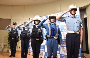 酷暑を乗り切るために　大阪府警もサングラスやネックリング導入