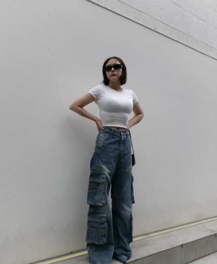 村重杏奈、ボディラインに見惚れる私服ショットに絶賛の声「スタイルも服装も神！」