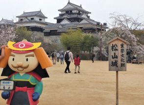 土砂災害の影響で松山城が「立ち入り禁止」状態に　観光客にも影響