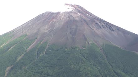 「登山中に体調不良になった」富士山登山中の東京都の58歳男性の同行者から110番通報　県警山岳遭難救助隊が救助=静岡