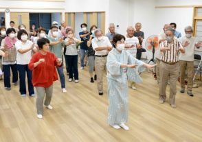 奈良県橿原市十市町、盆踊り36年ぶり復活へ　8月3日の本番に向け、住民集まり練習開始