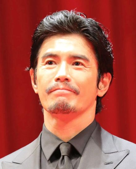 伊藤英明、高校時代の学ラン姿がかっこよすぎ！「第２ボタンはどこへ？」「クラスに居たら絶対好きになる」